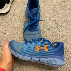 Under armour shoes 4Y